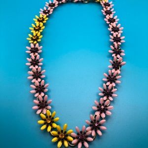 Vintage cellulite floral necklace